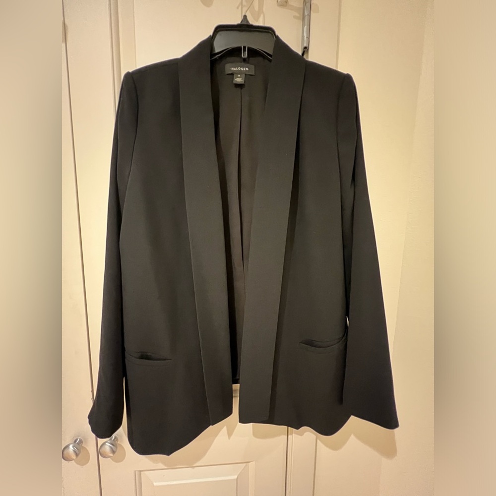 Halogen size M - crepe black blazer with slim fit